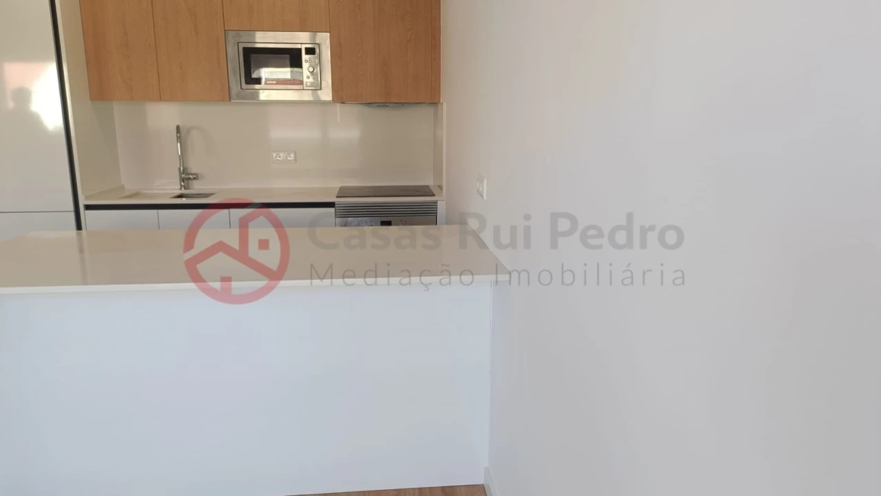 Apartamento T2 para Arrendamento em Laranjeiro e Feijó Foto 6