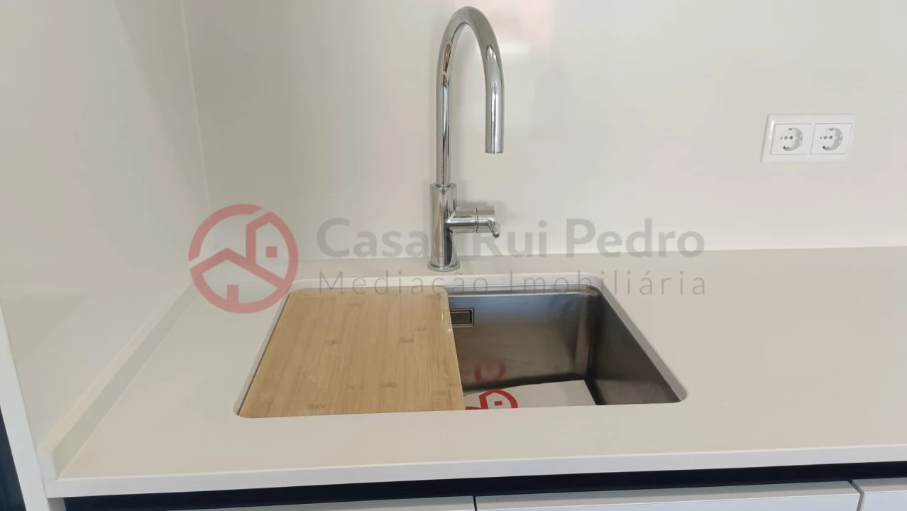 Apartamento T2 para Arrendamento em Laranjeiro e Feijó Foto 10
