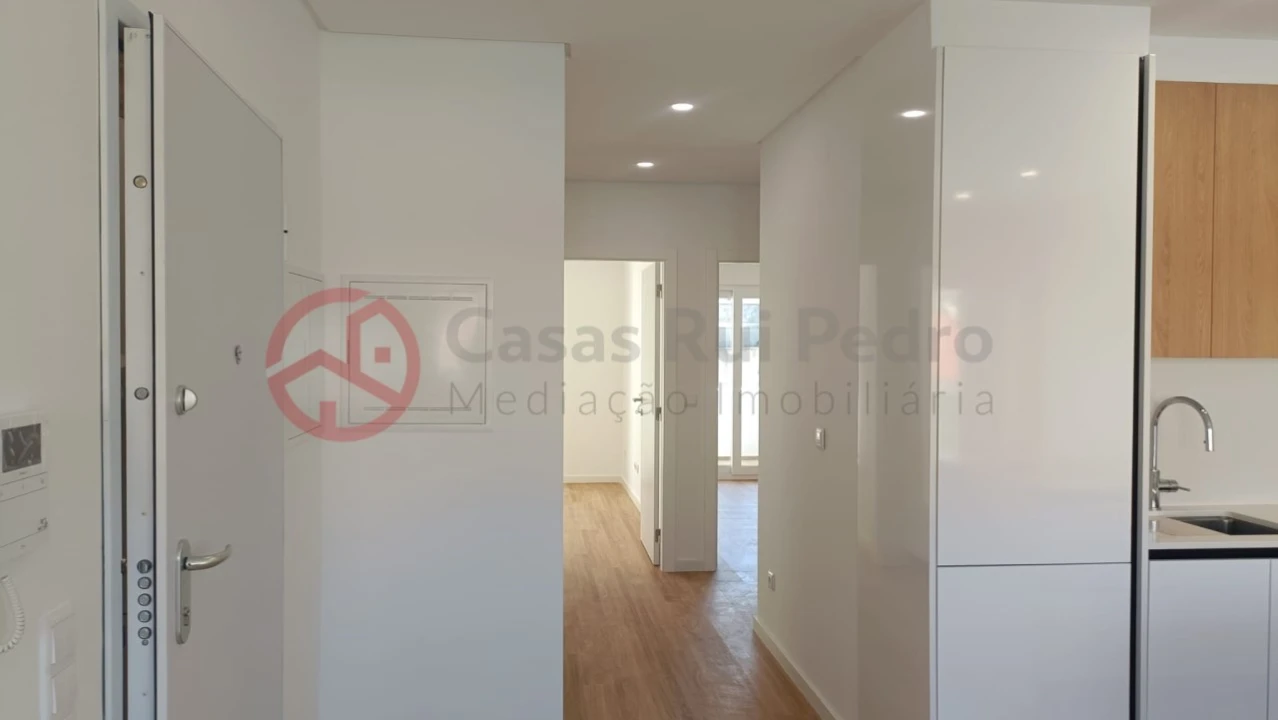Apartamento T2 para Arrendamento em Laranjeiro e Feijó Foto 12