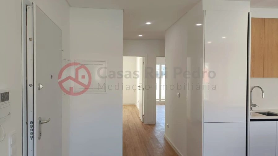 Apartamento T2 para Arrendamento em Laranjeiro e Feijó Foto 12