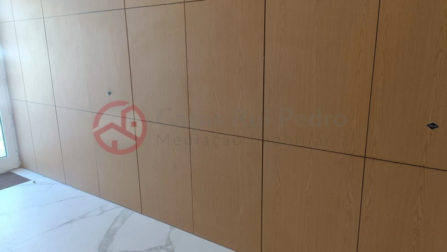 Apartamento T2 para Arrendamento em Laranjeiro e Feijó Foto 34