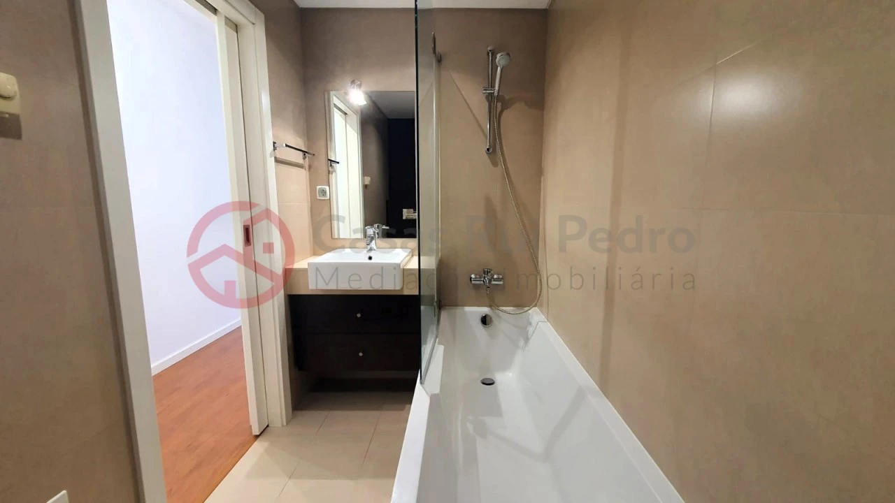 Apartamento T2 para Arrendamento em Laranjeiro e Feijó Foto 17