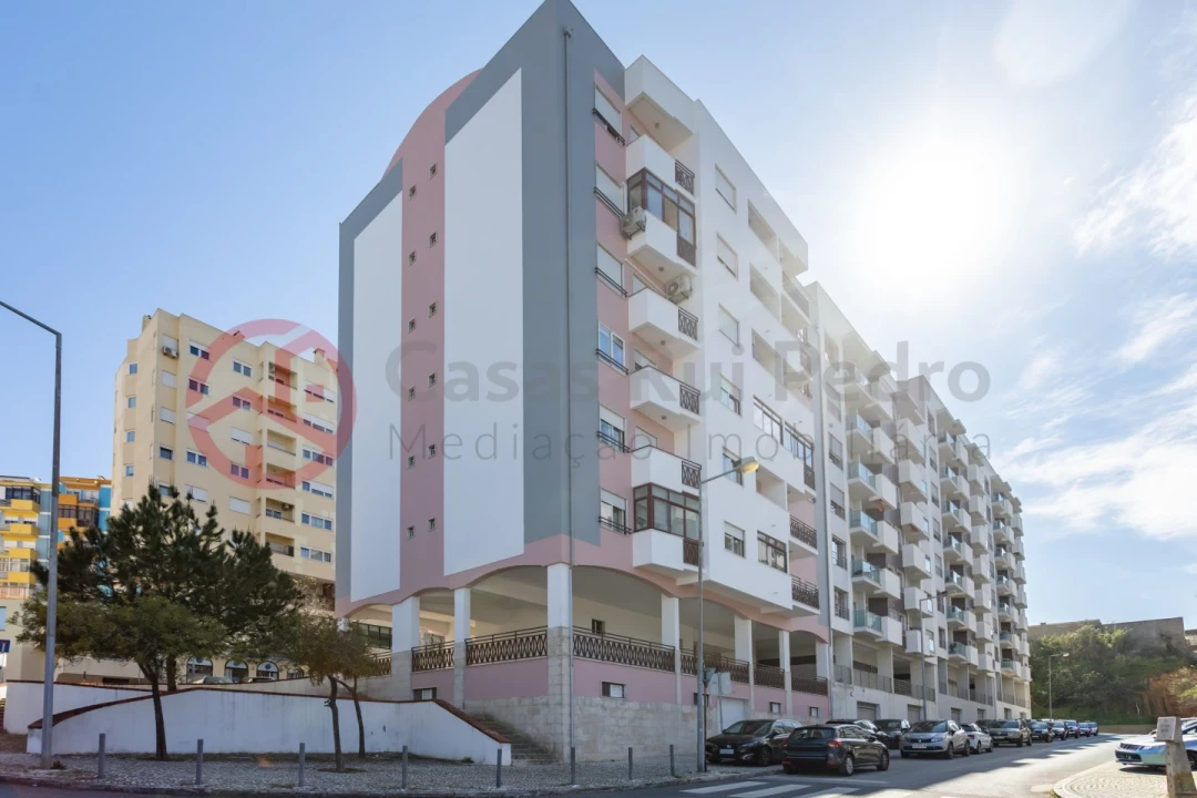 Apartamento T2 para Arrendamento em Laranjeiro e Feijó Foto 4