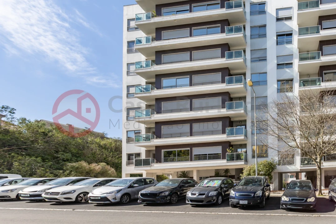 Apartamento T2 para Arrendamento em Laranjeiro e Feijó Foto 5