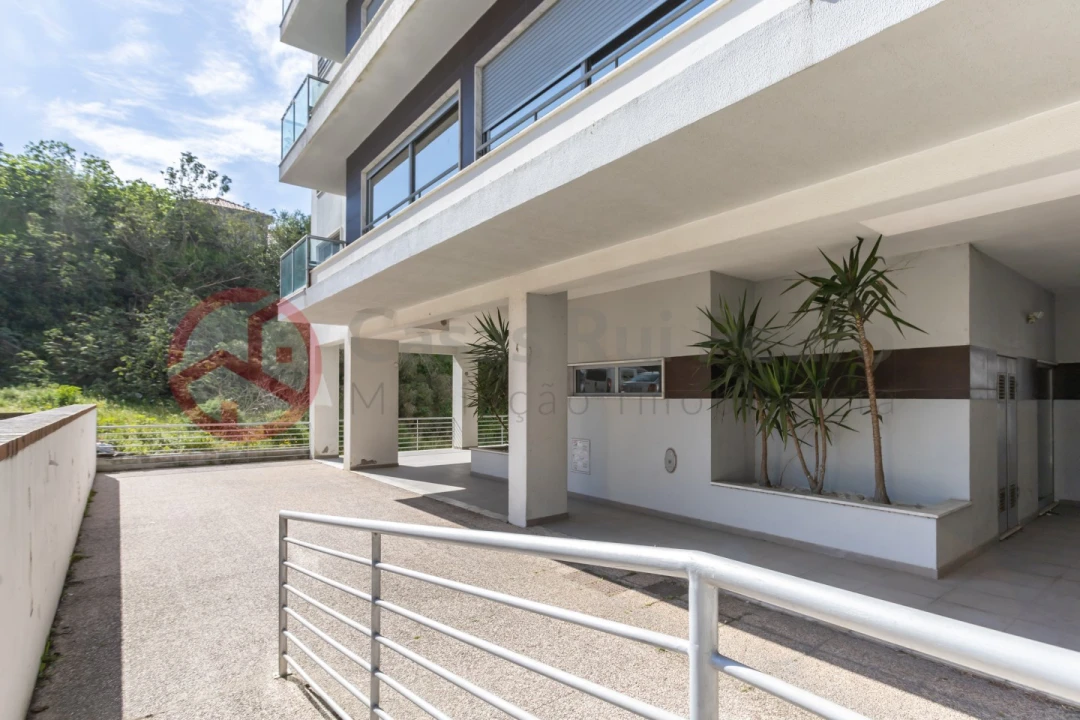 Apartamento T2 para Arrendamento em Laranjeiro e Feijó Foto 7