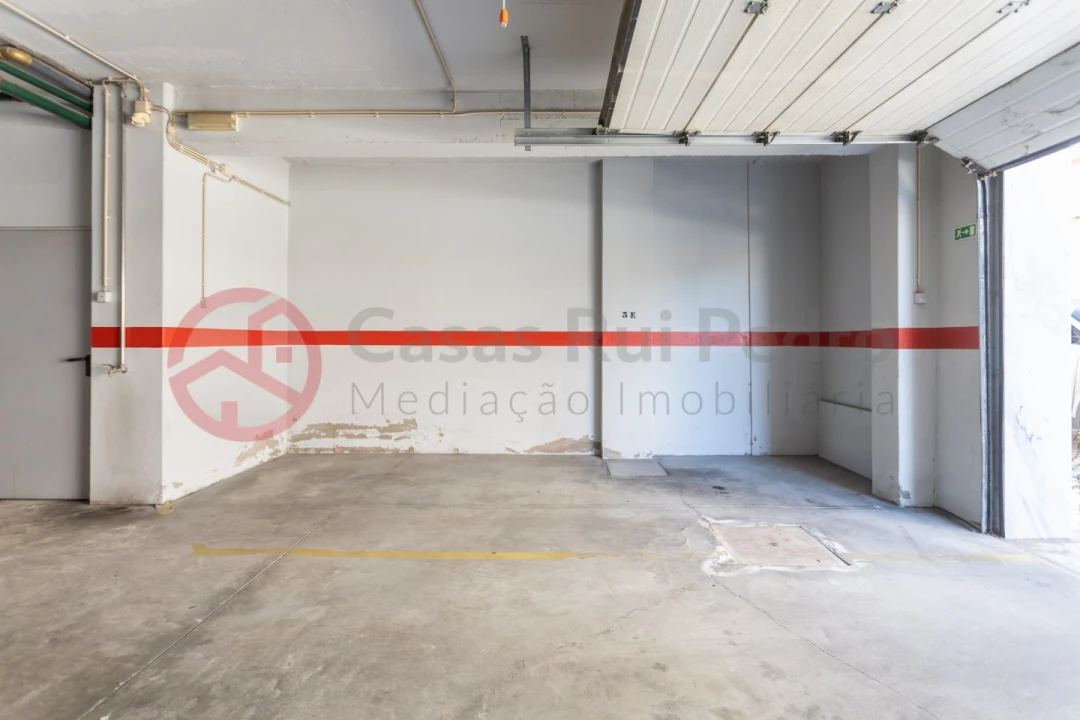 Apartamento T2 para Arrendamento em Laranjeiro e Feijó Foto 13