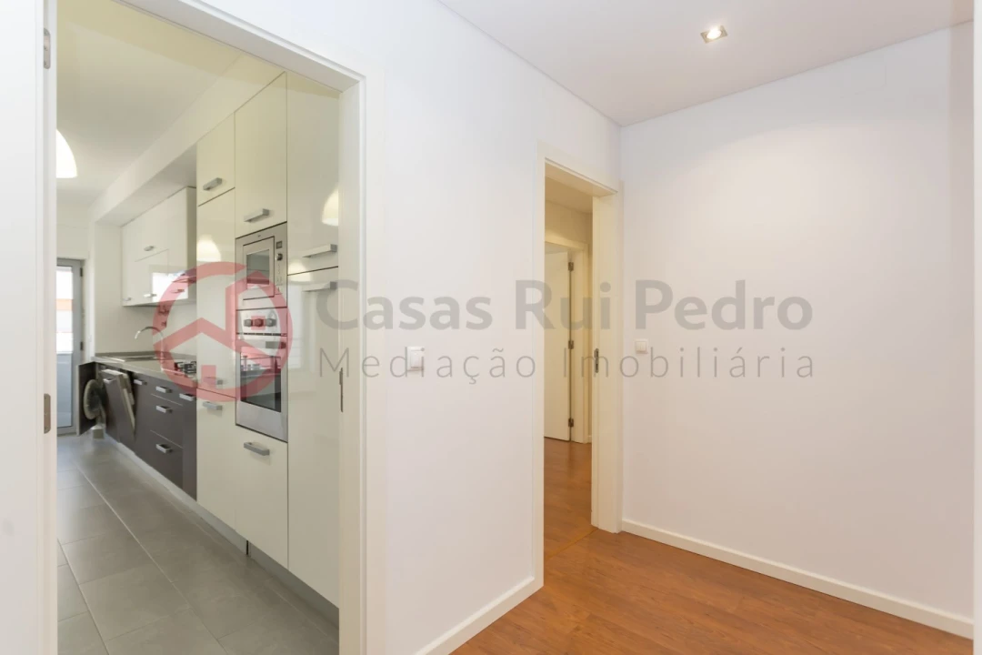 Apartamento T2 para Arrendamento em Laranjeiro e Feijó Foto 17