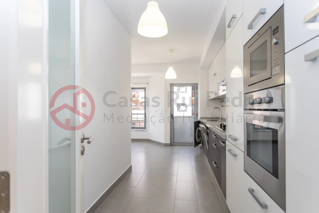 Apartamento T2 para Arrendamento em Laranjeiro e Feijó Foto 18