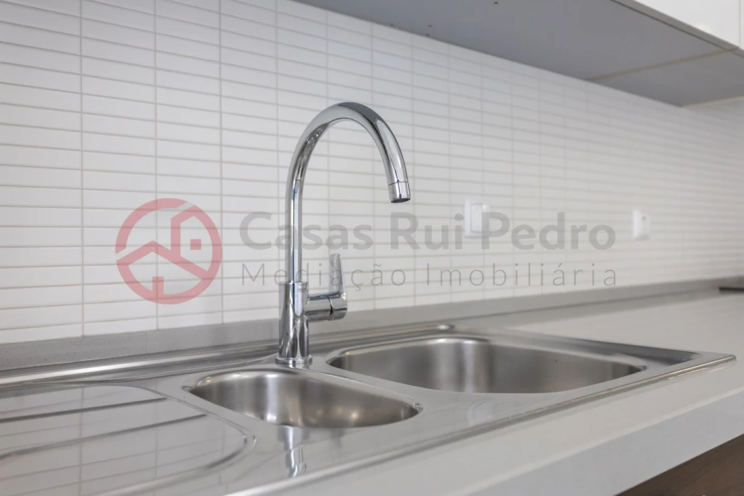 Apartamento T2 para Arrendamento em Laranjeiro e Feijó Foto 27