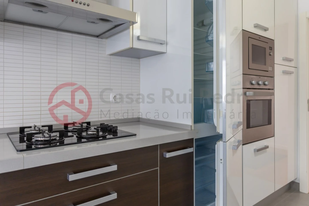 Apartamento T2 para Arrendamento em Laranjeiro e Feijó Foto 29