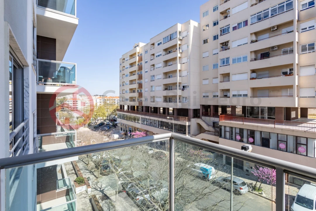 Apartamento T2 para Arrendamento em Laranjeiro e Feijó Foto 36