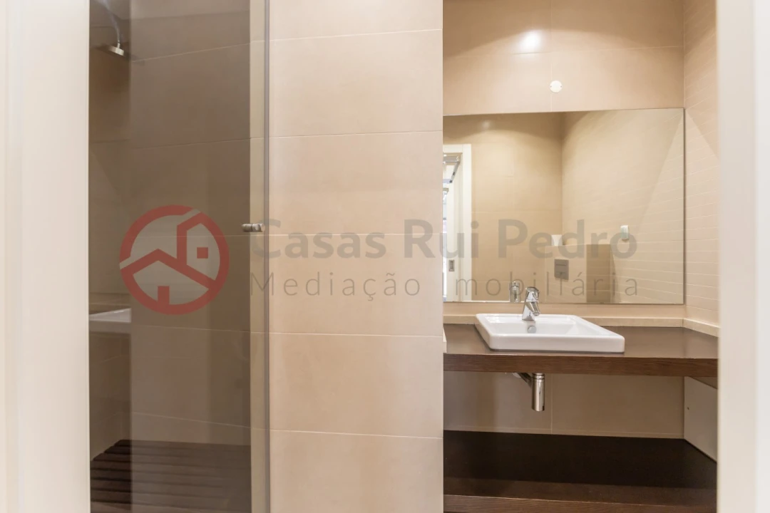 Apartamento T2 para Arrendamento em Laranjeiro e Feijó Foto 41