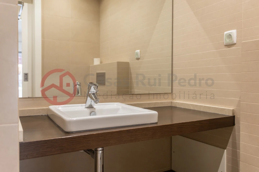 Apartamento T2 para Arrendamento em Laranjeiro e Feijó Foto 42