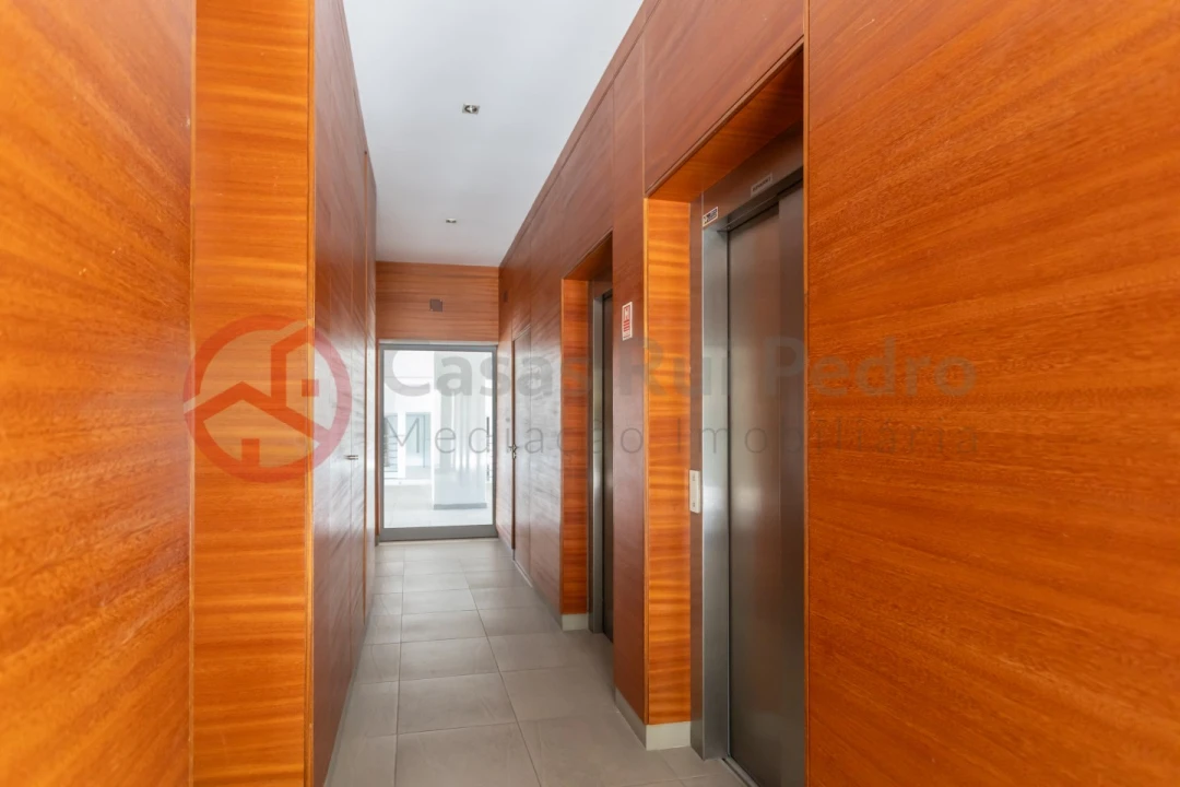 Apartamento T2 para Arrendamento em Laranjeiro e Feijó Foto 59