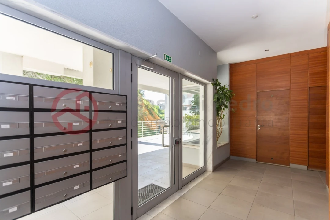 Apartamento T2 para Arrendamento em Laranjeiro e Feijó Foto 60