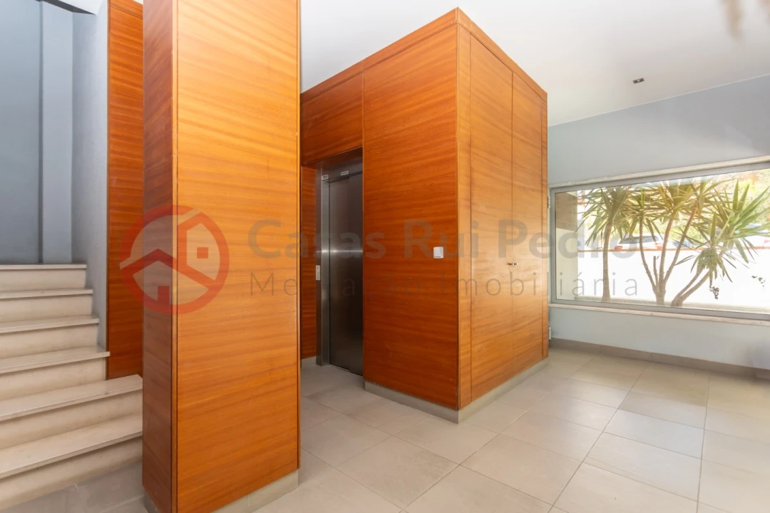 Apartamento T2 para Arrendamento em Laranjeiro e Feijó Foto 61