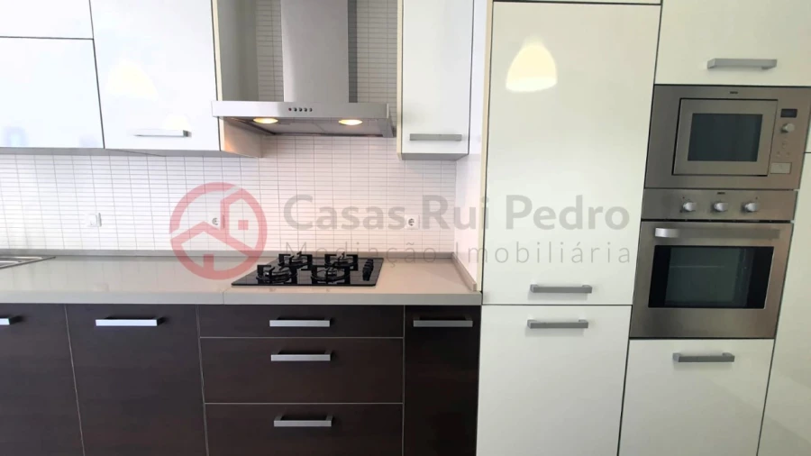 Apartamento T2 para Arrendamento em Laranjeiro e Feijó Foto 6