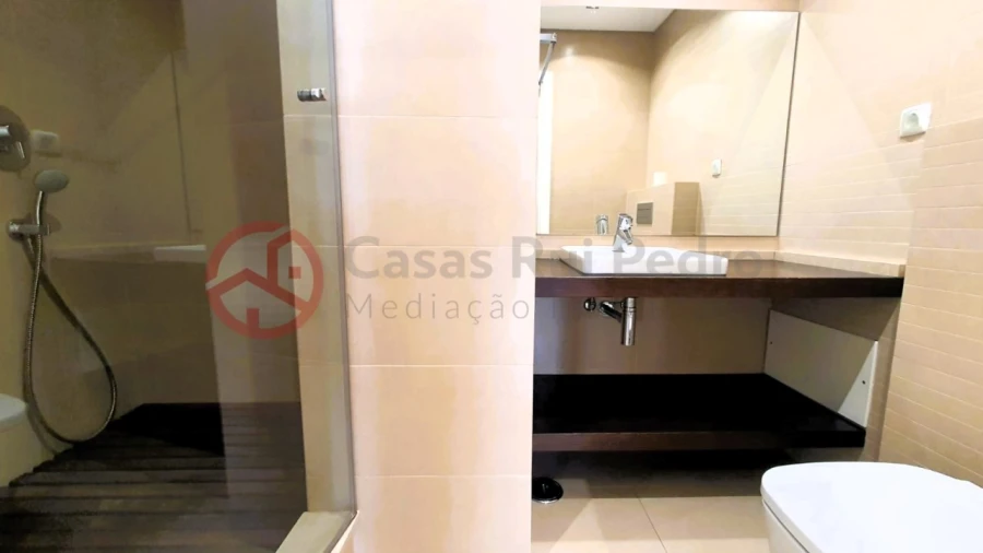 Apartamento T2 para Arrendamento em Laranjeiro e Feijó Foto 18