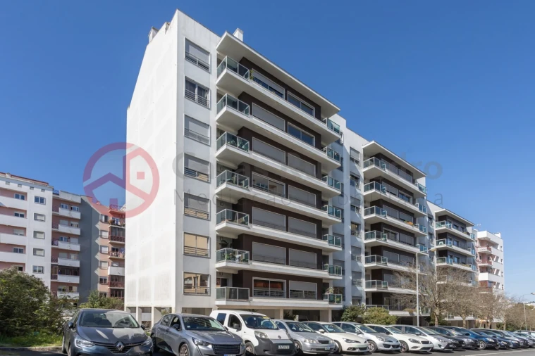 Apartamento T2 para Arrendamento em Laranjeiro e Feijó Foto 6