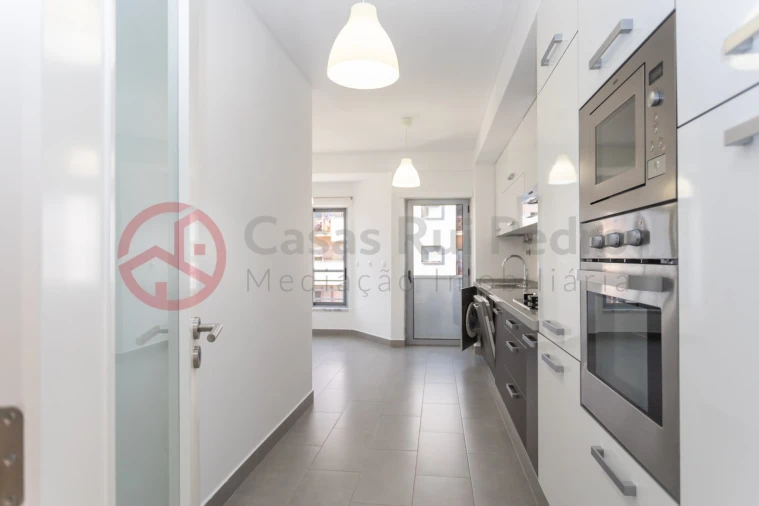 Apartamento T2 para Arrendamento em Laranjeiro e Feijó Foto 18