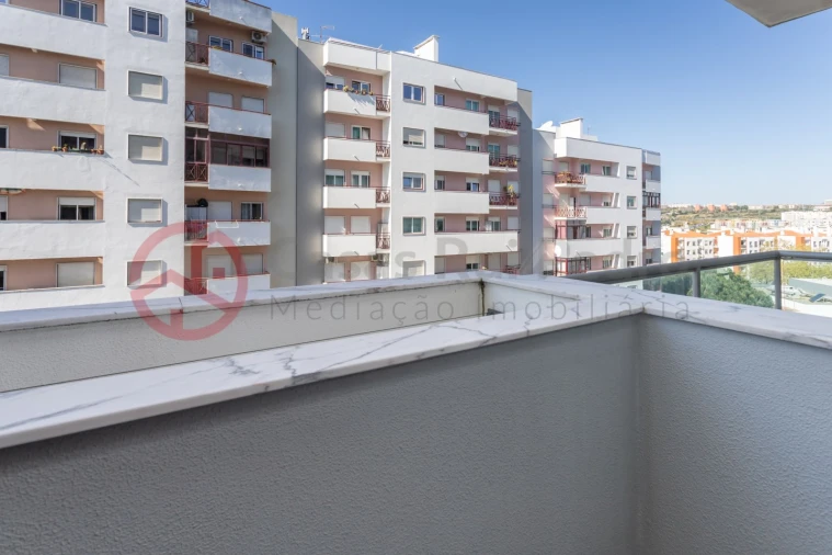 Apartamento T2 para Arrendamento em Laranjeiro e Feijó Foto 25