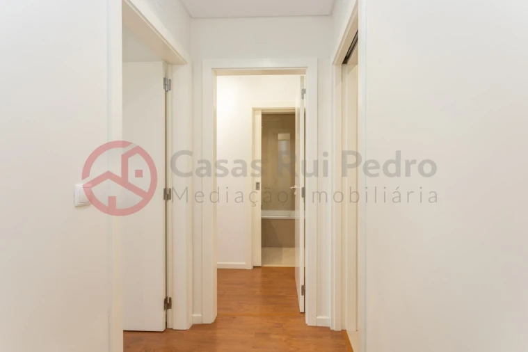 Apartamento T2 para Arrendamento em Laranjeiro e Feijó Foto 39