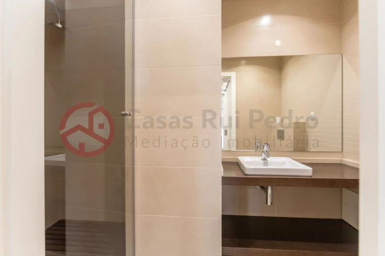 Apartamento T2 para Arrendamento em Laranjeiro e Feijó Foto 41