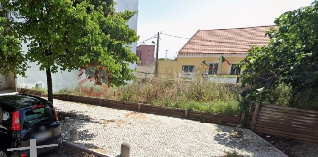 Terreno para Venda em Almada, Cova da Piedade, Pragal e Cacilhas Foto 1