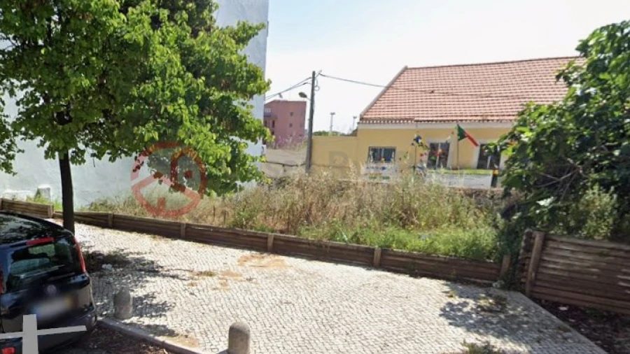 Terreno para Venda em Almada, Cova da Piedade, Pragal e Cacilhas