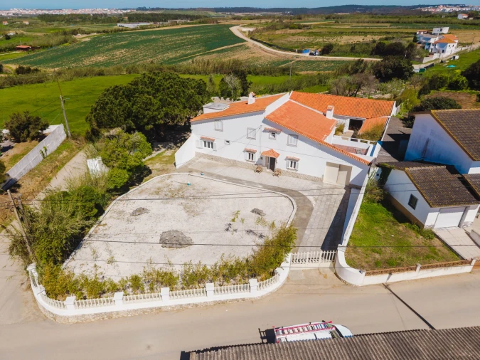 Moradia T2 para Venda em Atouguia da Baleia Foto 6