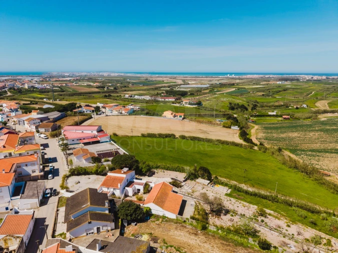 Moradia T2 para Venda em Atouguia da Baleia Foto 8