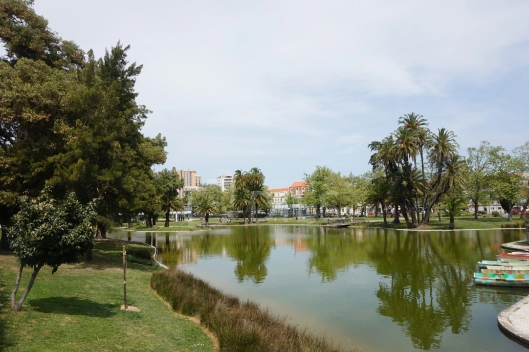 Apartamento T3 para Venda em Alvalade Foto 18