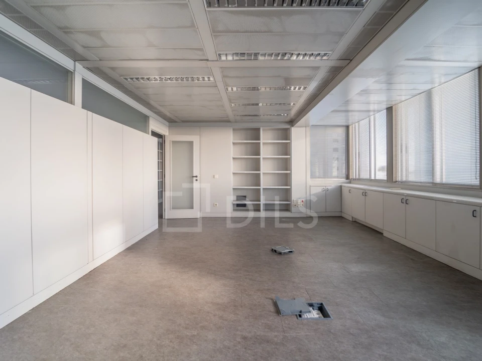 Escritório para Arrendamento em Lordelo do Ouro e Massarelos Foto 3