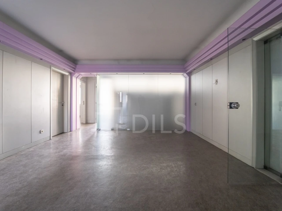 Escritório para Arrendamento em Lordelo do Ouro e Massarelos Foto 12