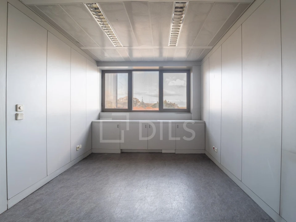 Escritório para Arrendamento em Lordelo do Ouro e Massarelos Foto 18