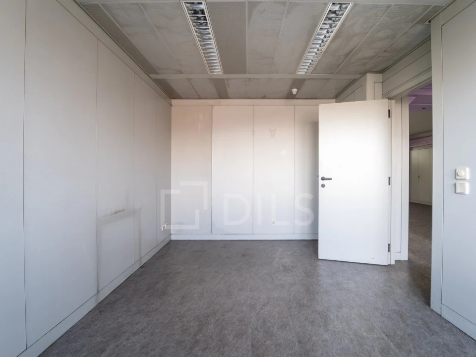 Escritório para Arrendamento em Lordelo do Ouro e Massarelos Foto 19