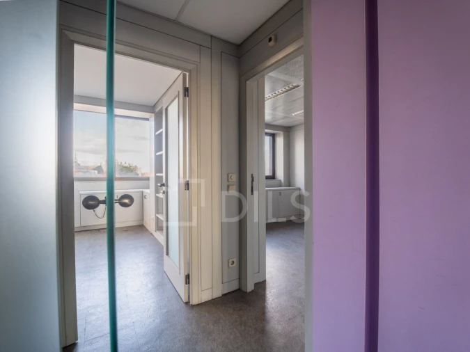 Escritório para Arrendamento em Lordelo do Ouro e Massarelos Foto 17