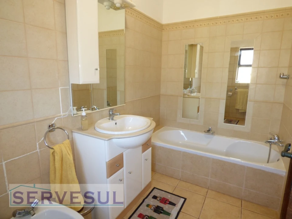 Moradia T4 para Venda em São Bartolomeu de Messines Foto 21