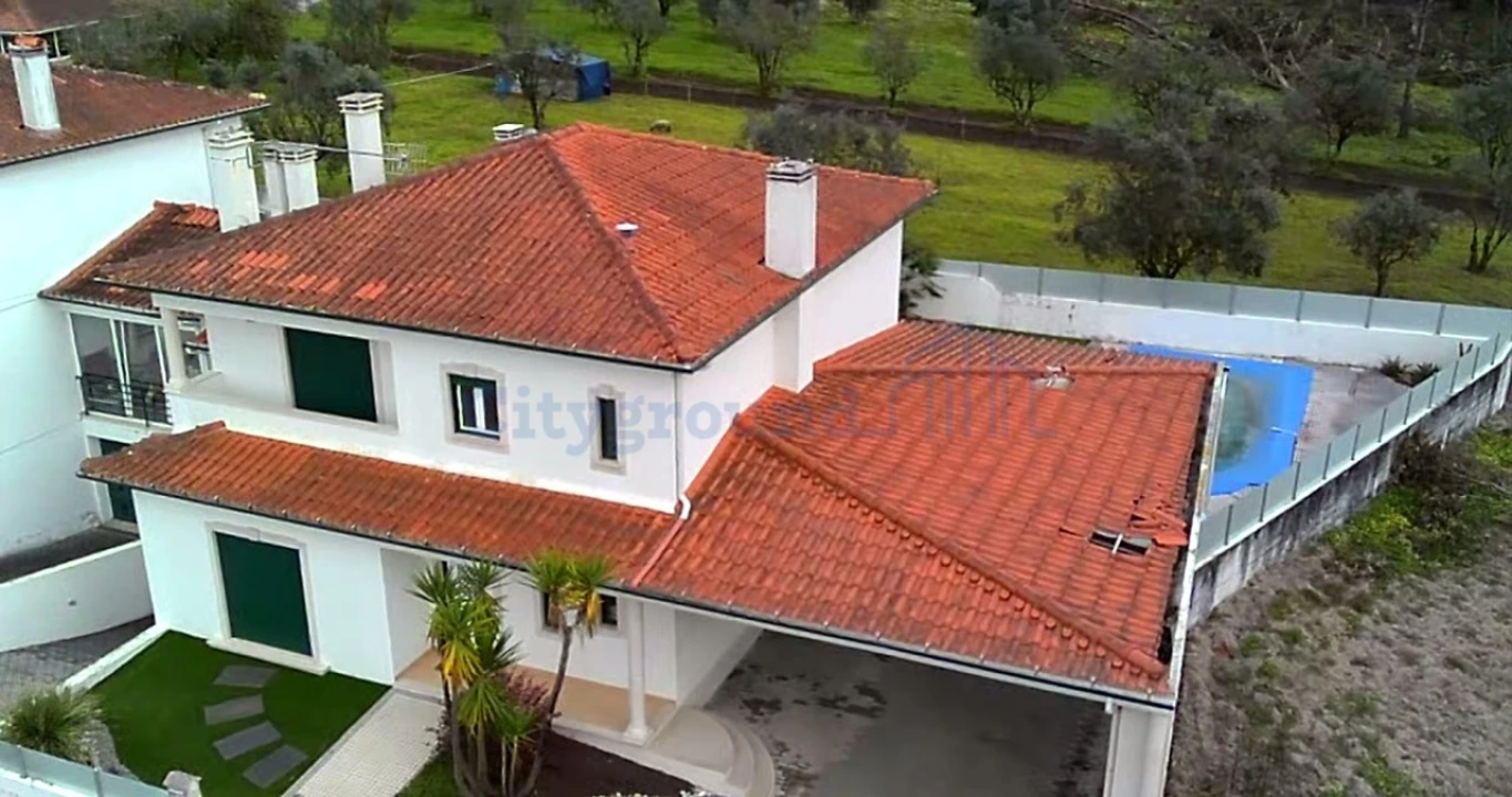 Moradia T4 para Venda em Bajouca Foto 3