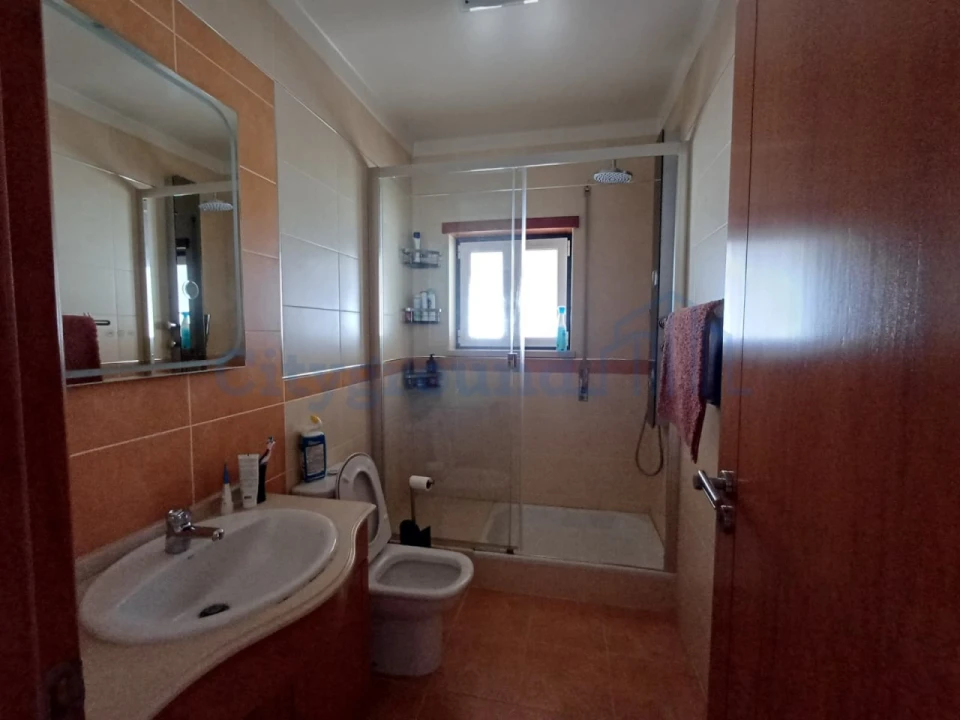 Moradia T4 para Venda em Bajouca Foto 13