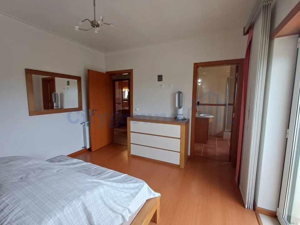 Moradia T4 para Venda em Bajouca Foto 19