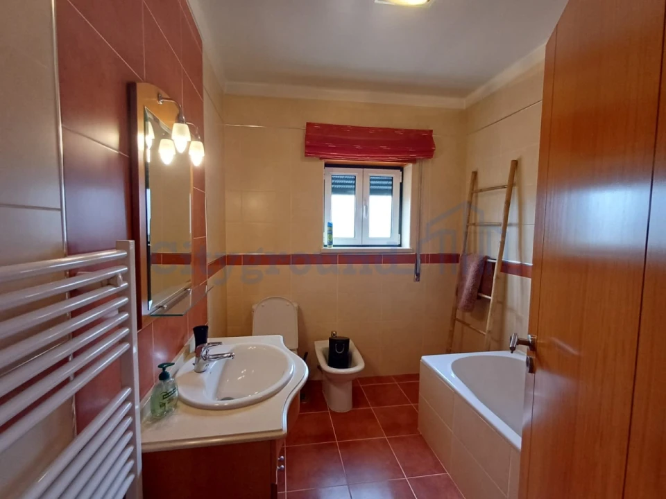 Moradia T4 para Venda em Bajouca Foto 27