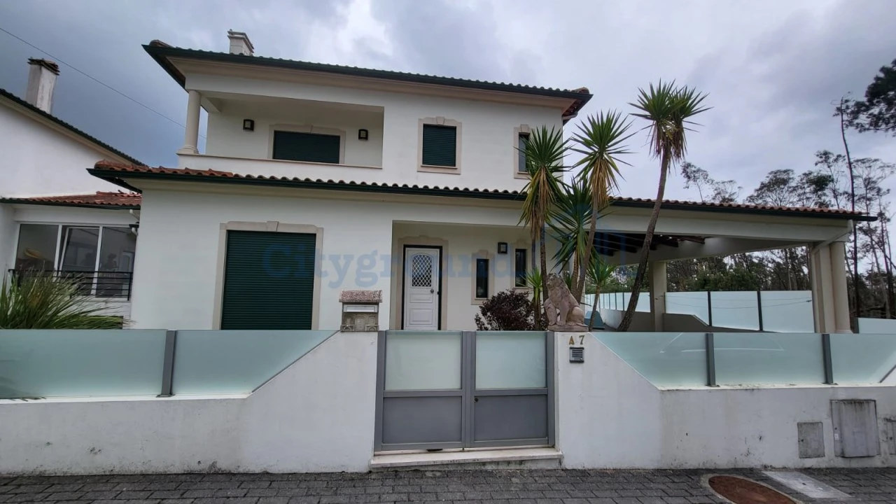 Moradia T4 para Venda em Bajouca Foto 1