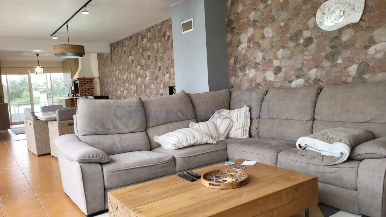 Moradia T4 para Venda em Bajouca Foto 11