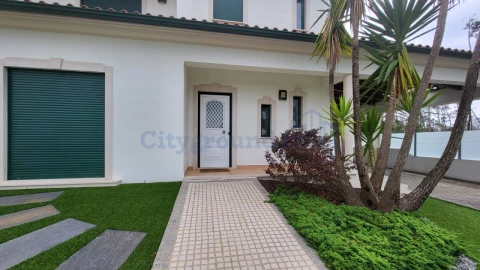 Moradia T4 para Venda em Bajouca