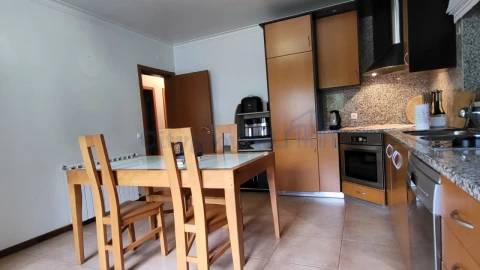 Moradia T4 para Venda em Bajouca