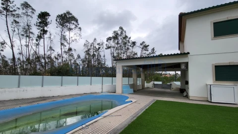 Moradia T4 para Venda em Bajouca