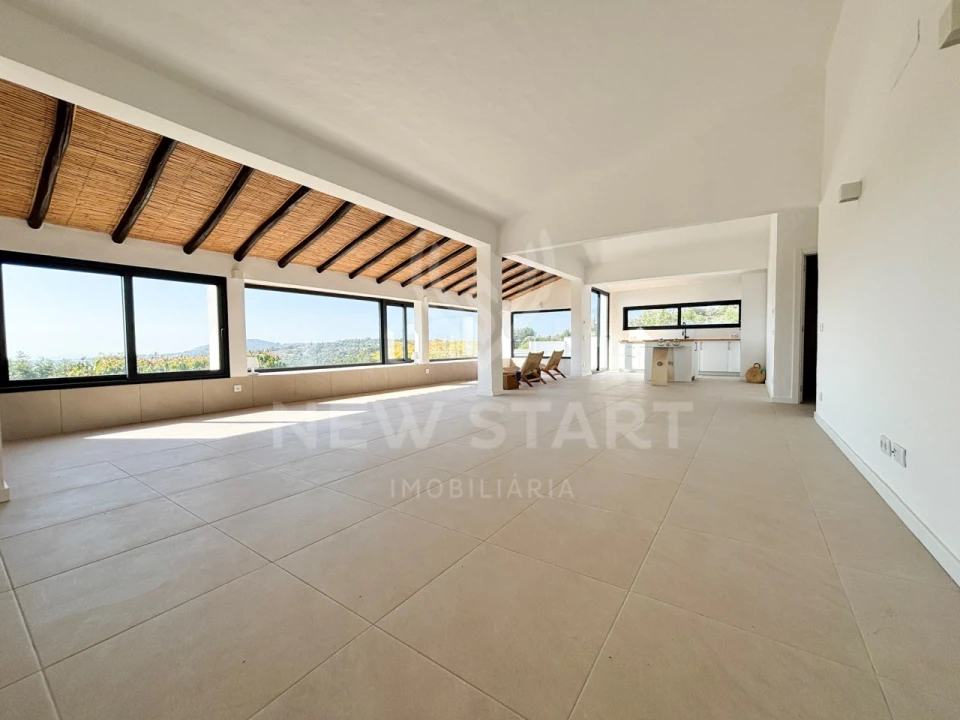 Moradia T3 para Venda em Santa Barbara de Nexe Foto 4