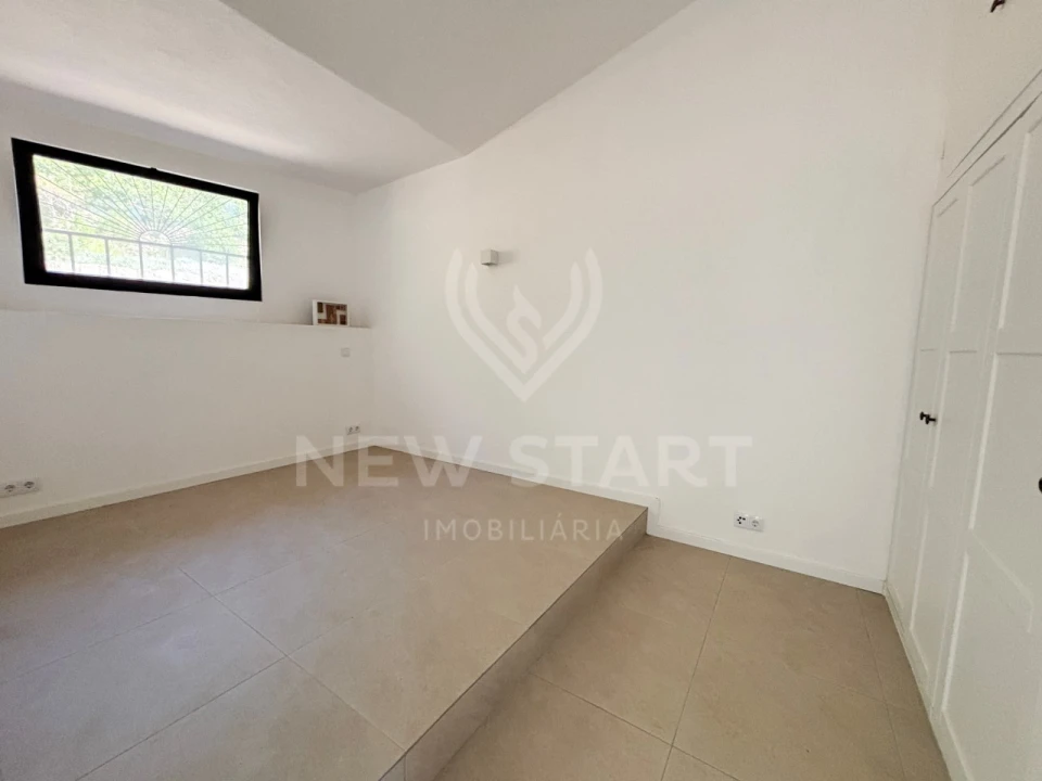 Moradia T3 para Venda em Santa Barbara de Nexe Foto 9