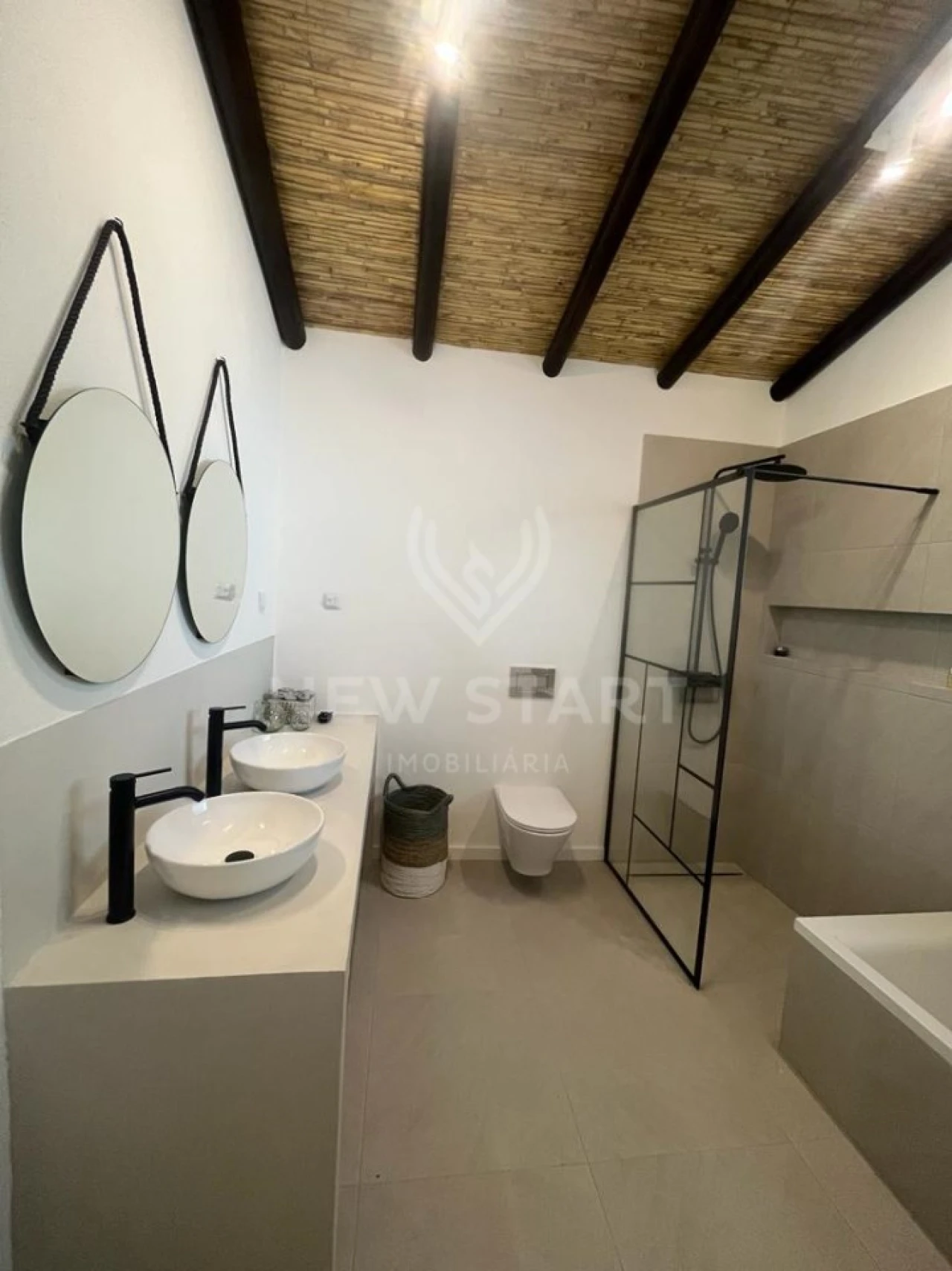 Moradia T3 para Venda em Santa Barbara de Nexe Foto 13